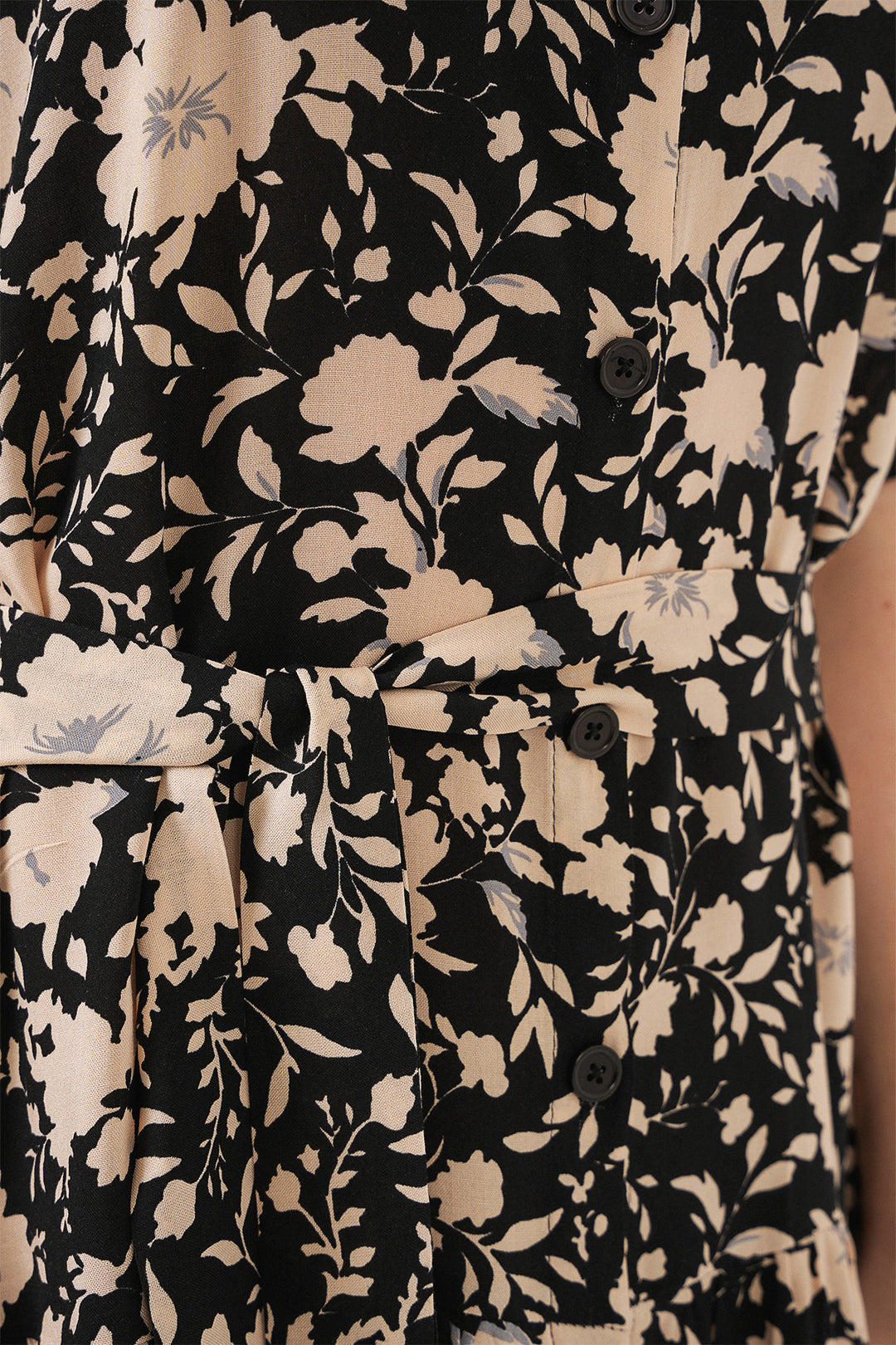 BGD Women Woman Short Sleeve Patterned Dress 2560 - Black - Leiden