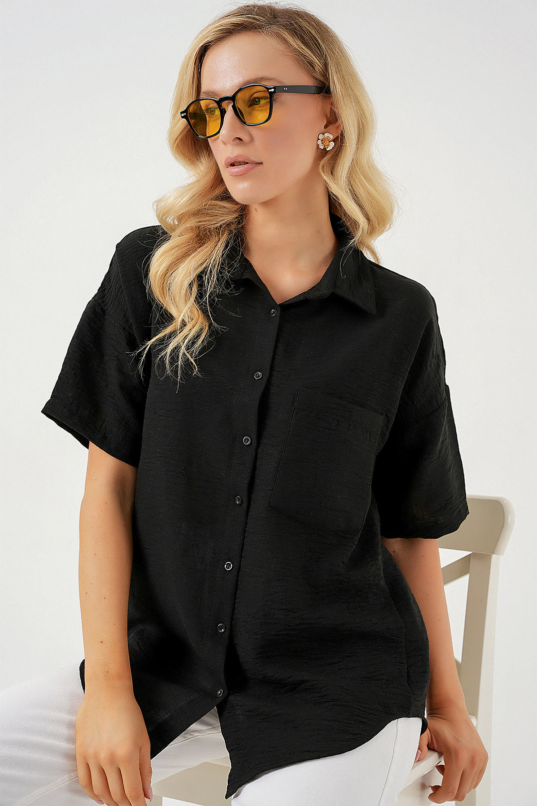 BGD Women Women's Short Sleeve Linen-Look Shirt 20336 - Black - Abington