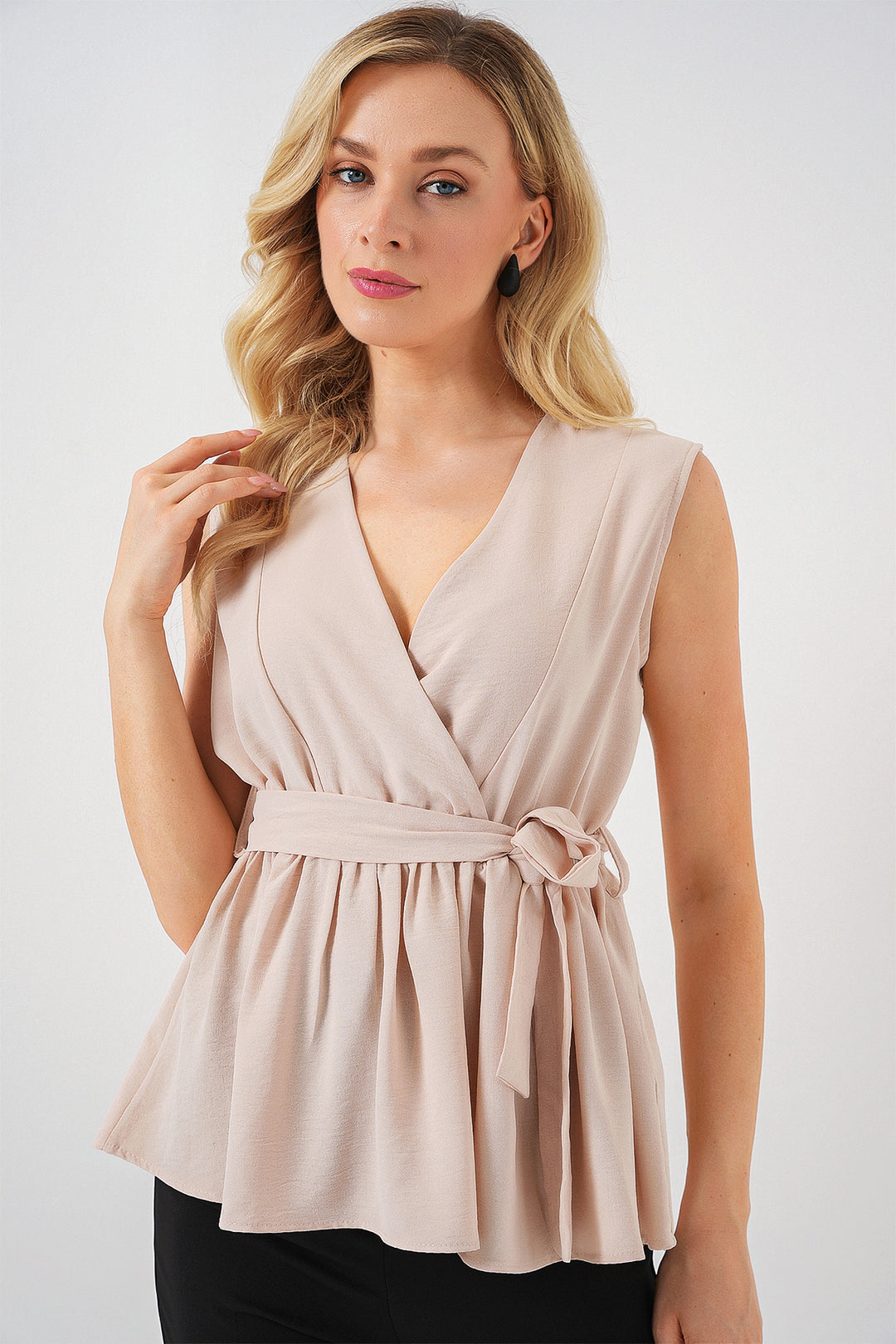 BGD Women Women's Wrap Neck Sleeveless Blouse 966 - Cream - Boulogne-Billancourt