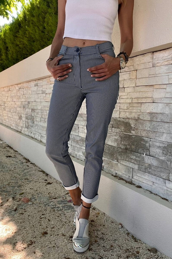 GNS Woman بنطلون مخطط بقصة ضيقة من الليكرا باللون الأبيض الداكن BST3547Navy-White - Dreieich