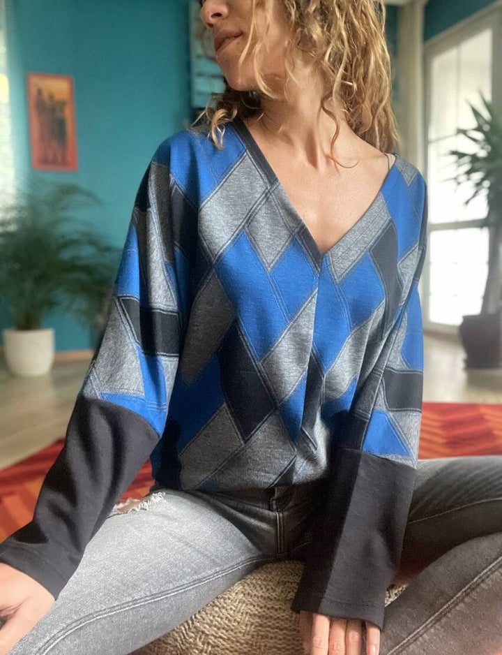 GNS Women's Blue V-Neck Baklava Pattern Color Block Batwing Sleeve Sweater BST3342 - Ankeny
