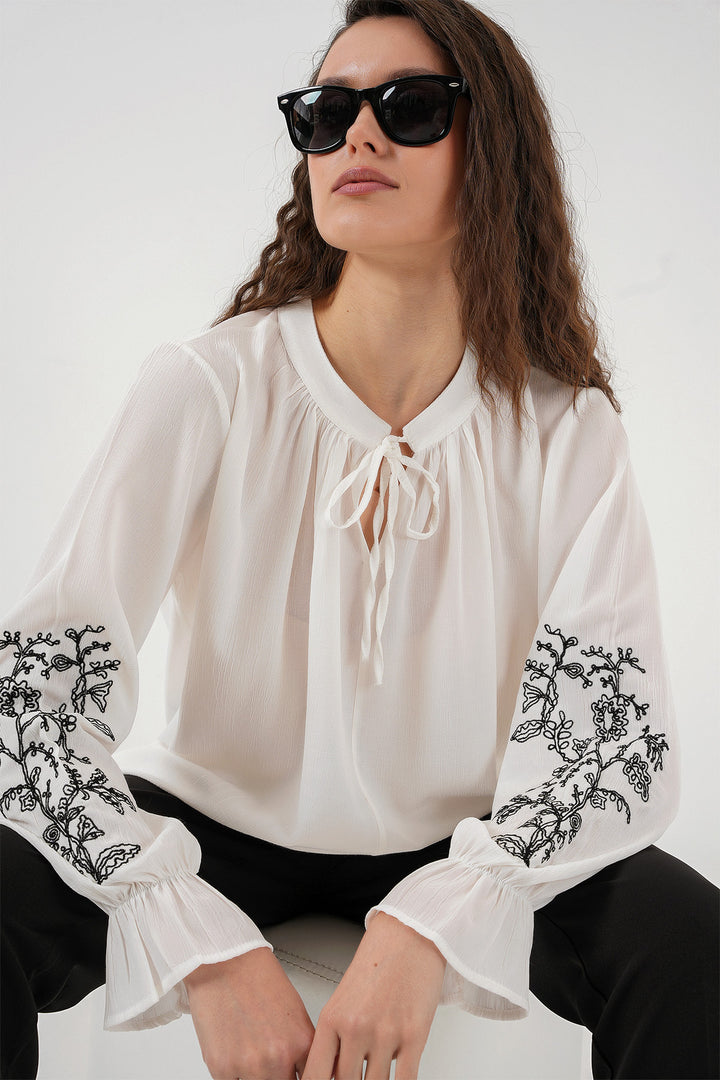 BGD Women Woman Embroidered Knitted Blouse 941 - White - Loreto