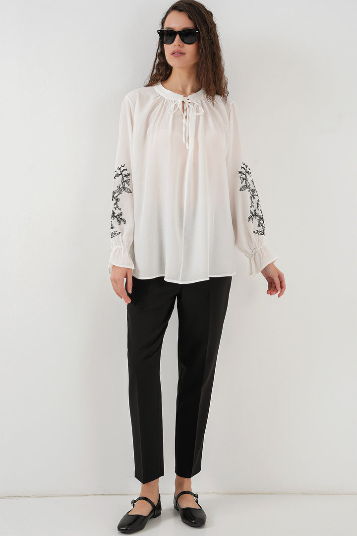 BGD Women Woman Embroidered Knitted Blouse 941 - White - Loreto