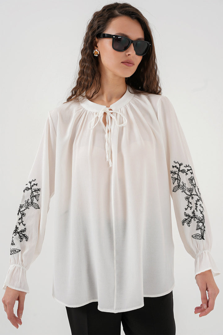 BGD Women Woman Embroidered Knitted Blouse 941 - White - Loreto