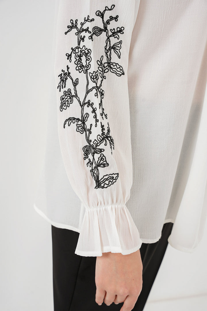 BGD Women Woman Embroidered Knitted Blouse 941 - White - Loreto