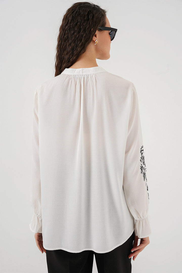 BGD Women Woman Embroidered Knitted Blouse 941 - White - Loreto