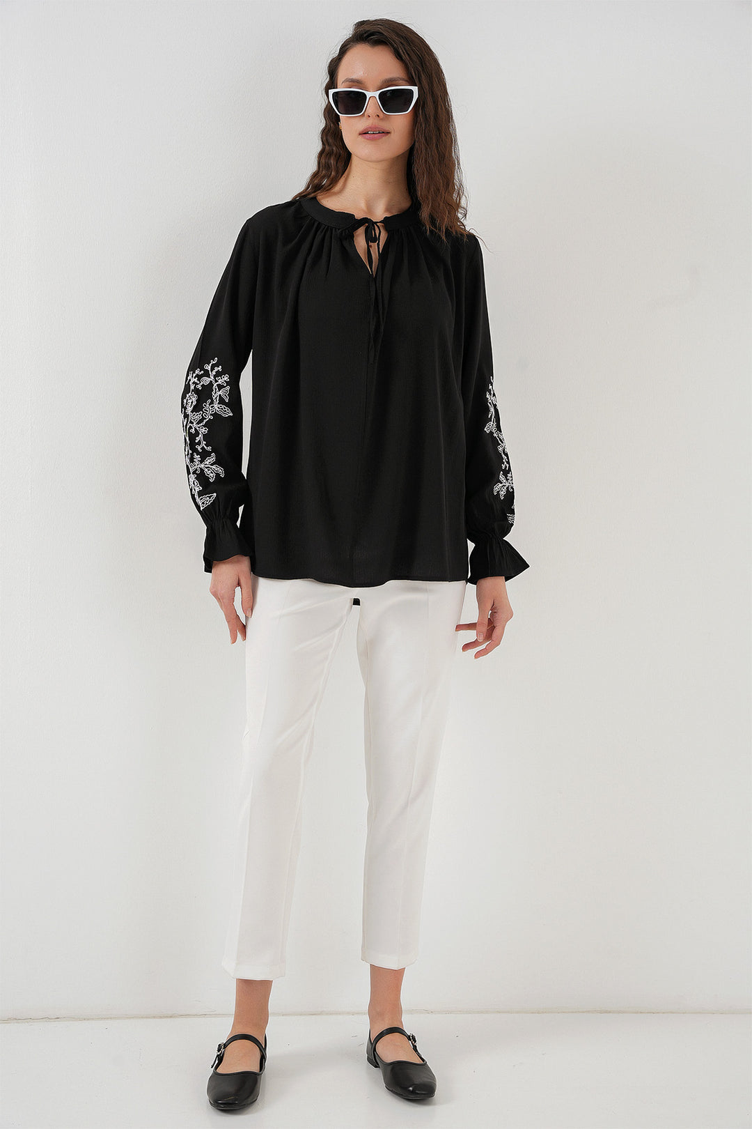 BGD Women Woman Embroidered Knit Blouse 941 - Black - Thérmi