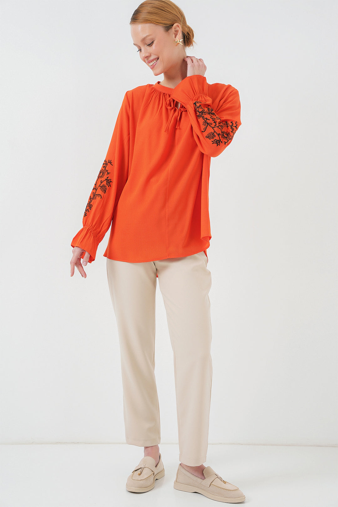 BGD Women Woman Embroidered Knit Blouse 941 - Orange - Vergína
