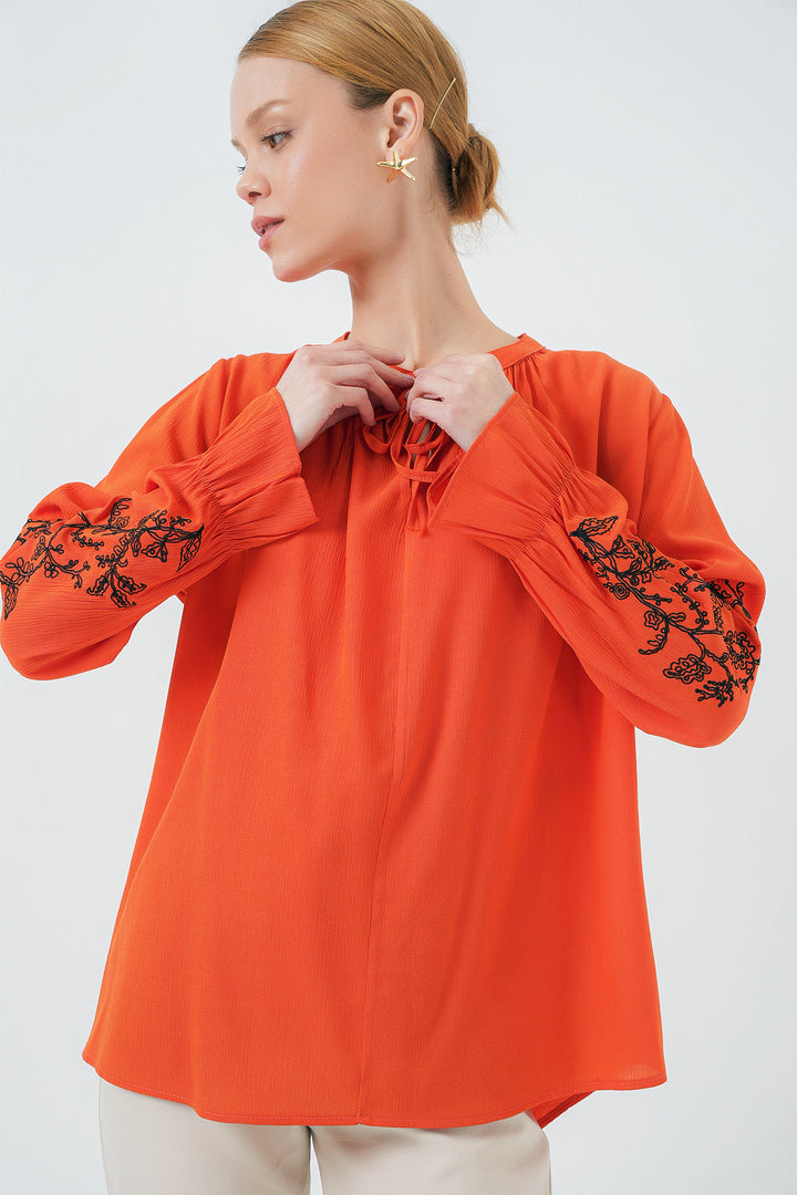 BGD Women Woman Embroidered Knit Blouse 941 - Orange - Vergína