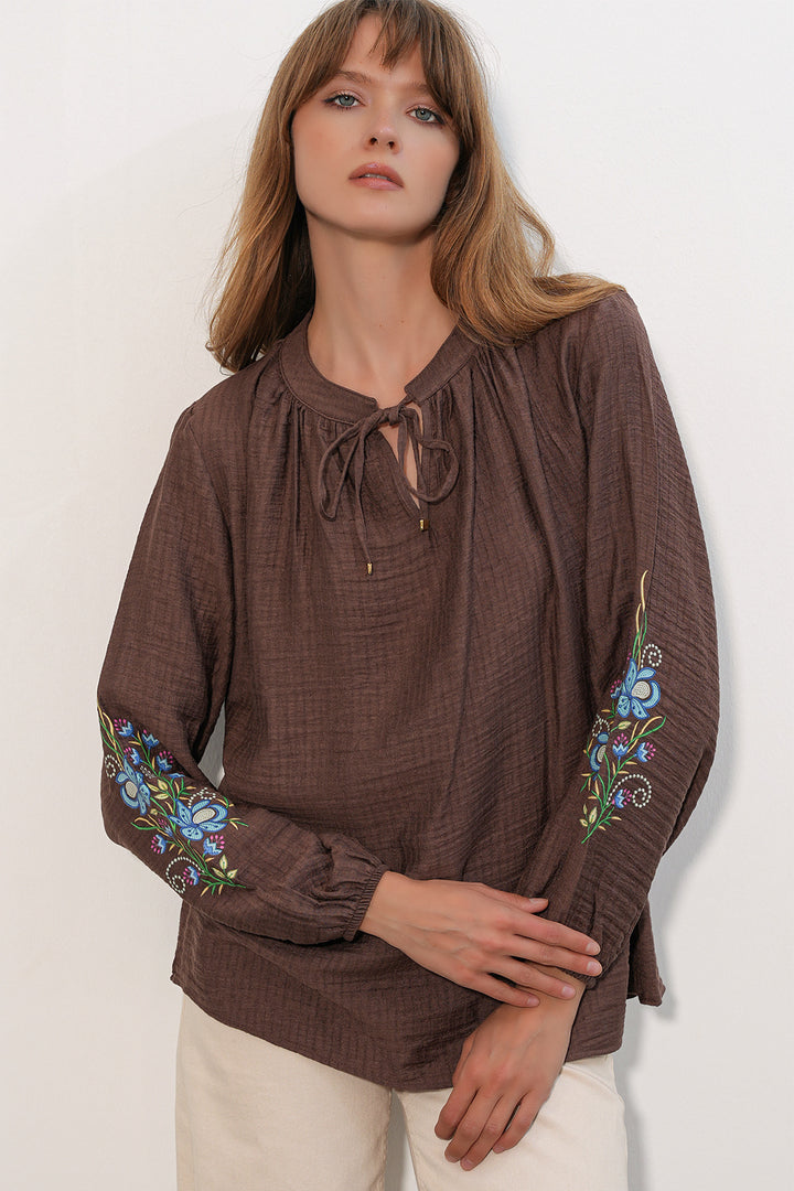 BGD Women Kadın Nakışlı Oversize Bluz 1000 - Kahverengi - Kamloops