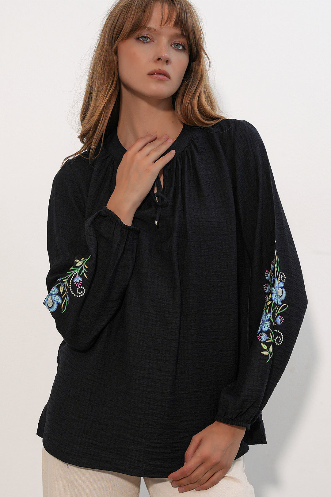 BGD Women Kadın Nakışlı Oversize Bluz 1000 - Siyah - Wallsend