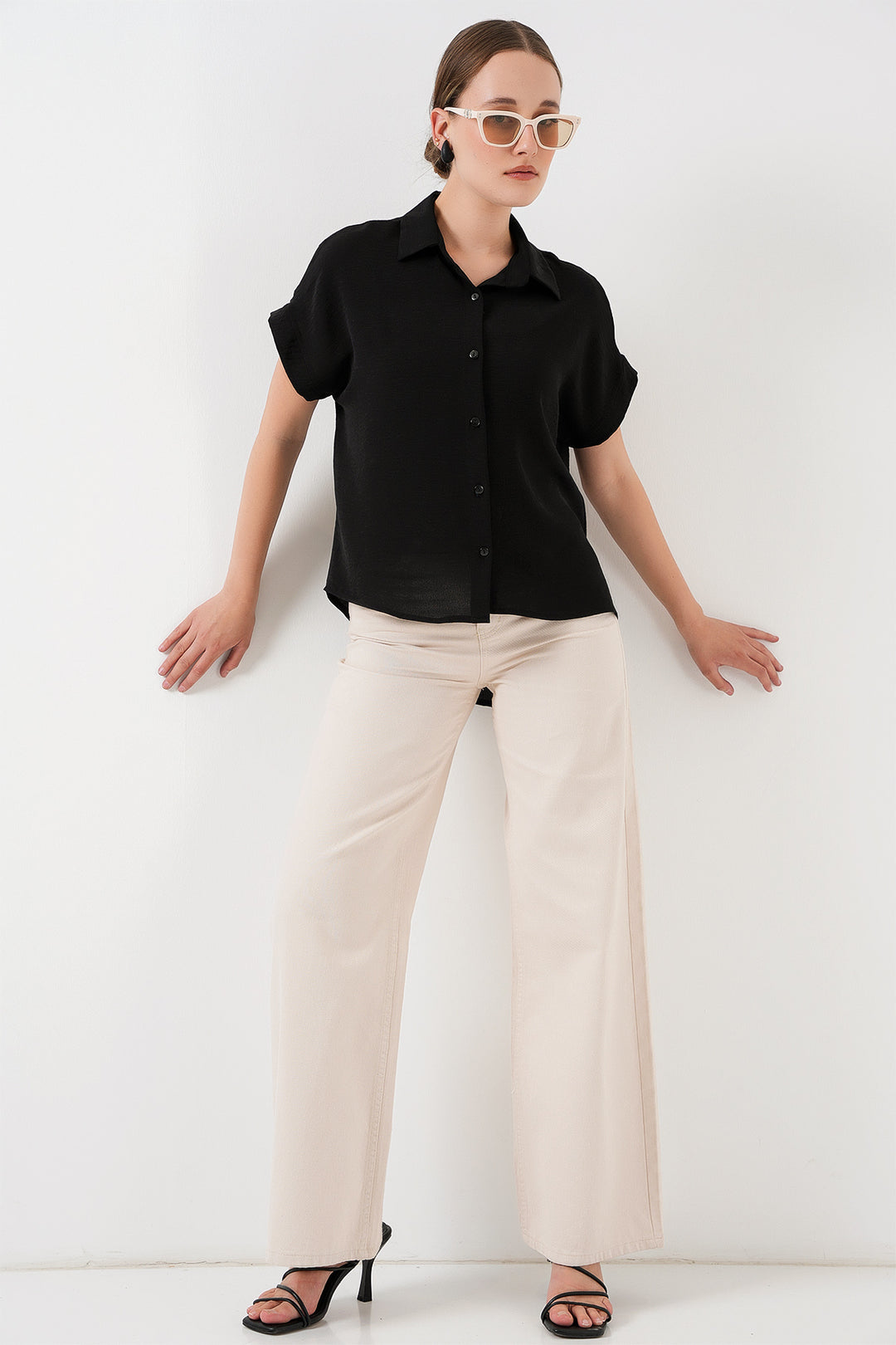 BGD Women Women's Oversize Short Sleeve Shirt 20322 - Black - Gouda