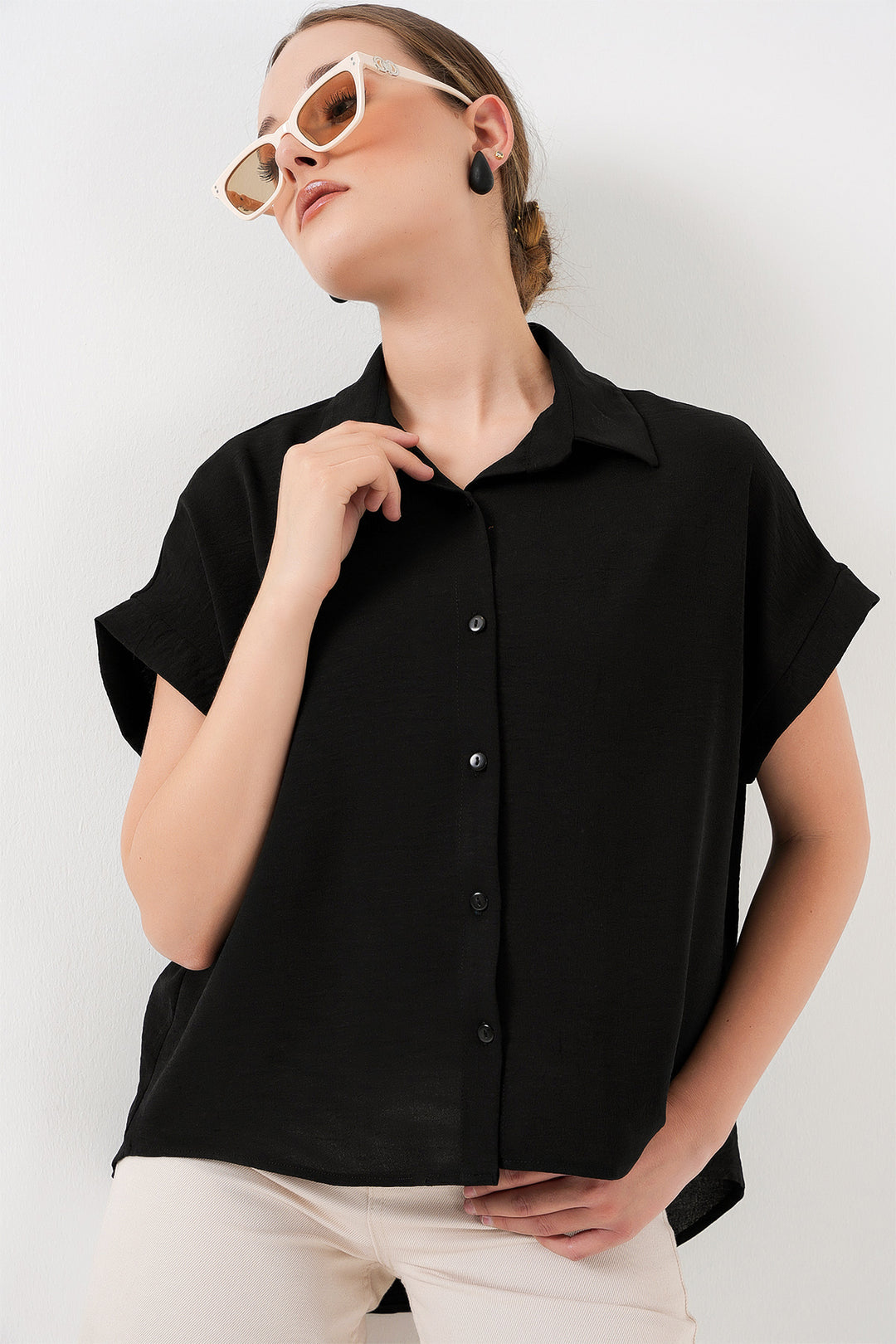 BGD Women Women's Oversize Short Sleeve Shirt 20322 - Black - Gouda