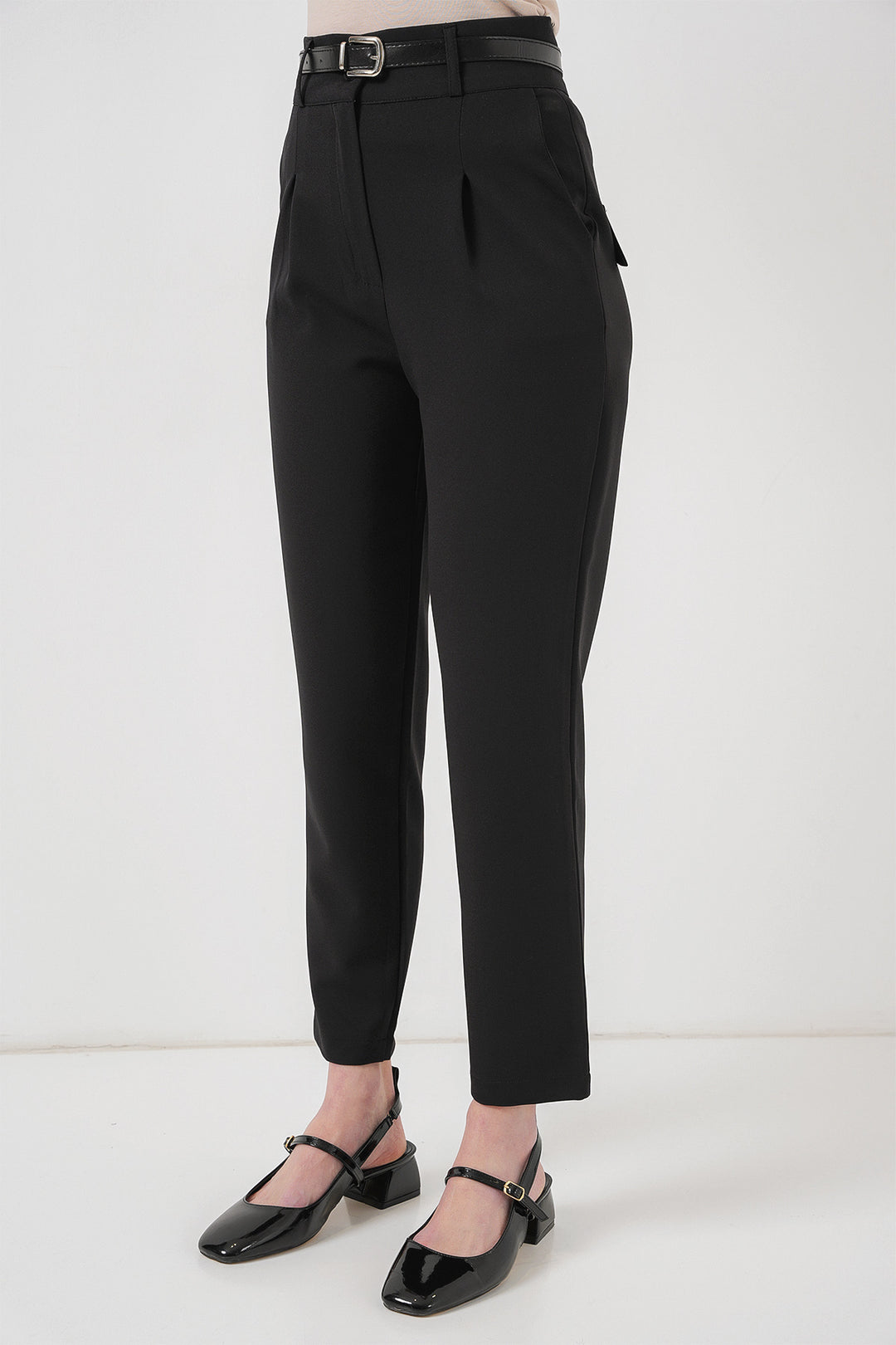 BGD Women Women's Pleated Belted Fabric Trousers 6725 - Black - Kateríni