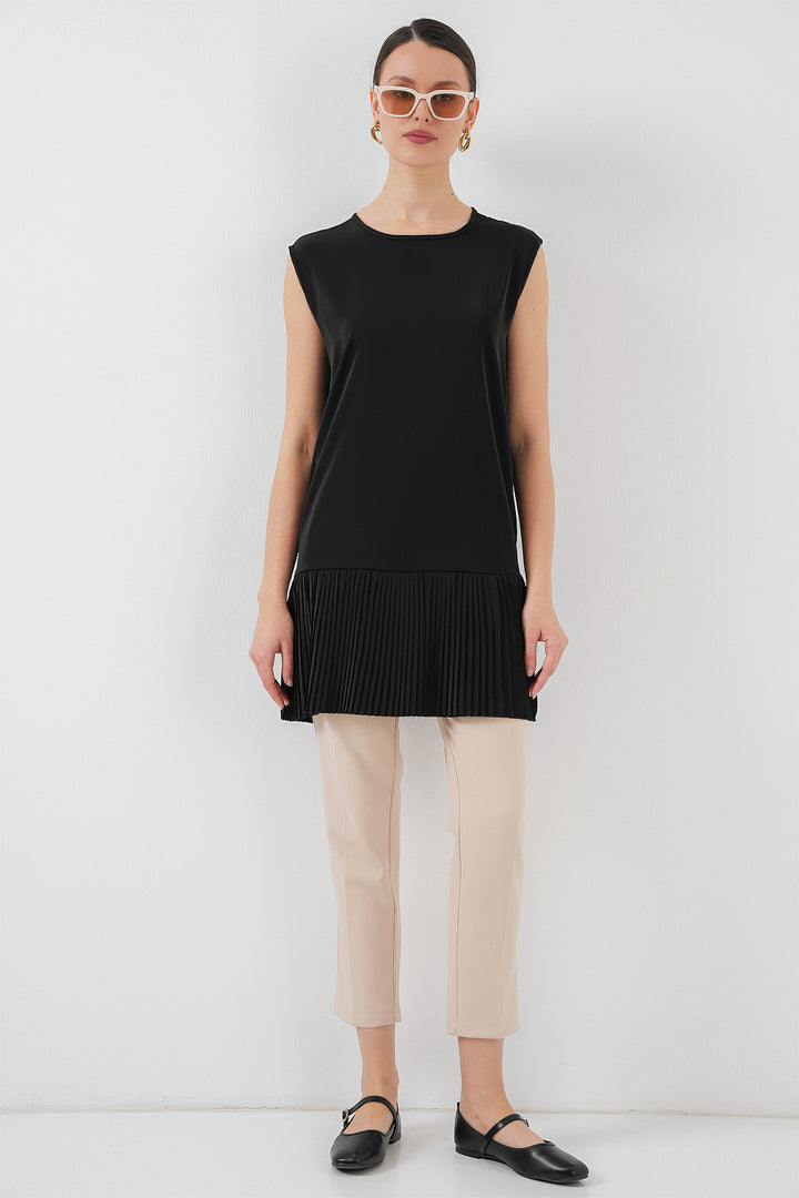 BGD Women Women's Sleeveless Turtleneck Top 2493 - Black - Darlington