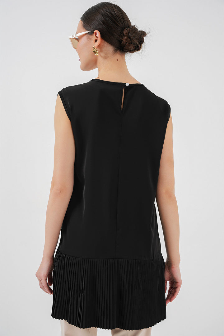 BGD Women Women's Sleeveless Turtleneck Top 2493 - Black - Darlington