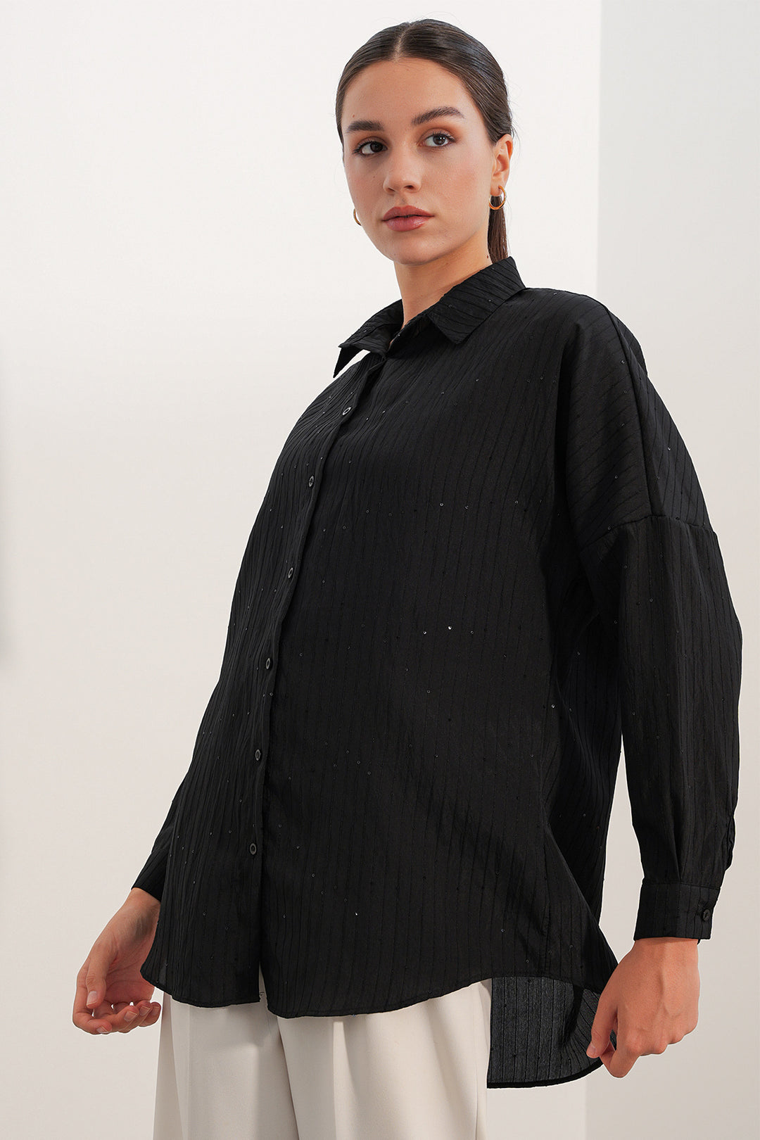 BGD Women Kadın Pul Detaylı Çizgili Oversize Gömlek 20411 - Siyah - Le Havre