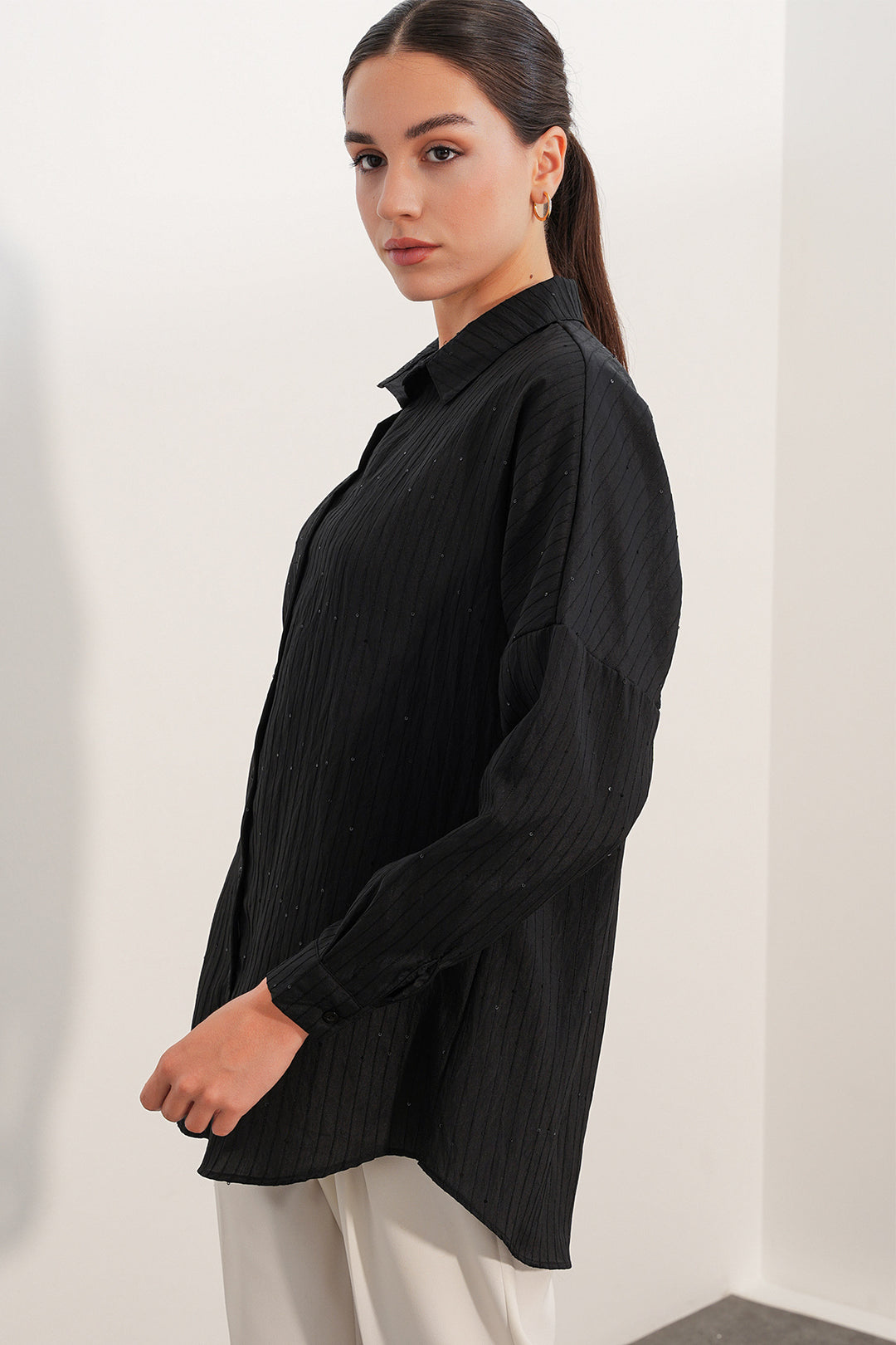 BGD Women Kadın Pul Detaylı Çizgili Oversize Gömlek 20411 - Siyah - Le Havre