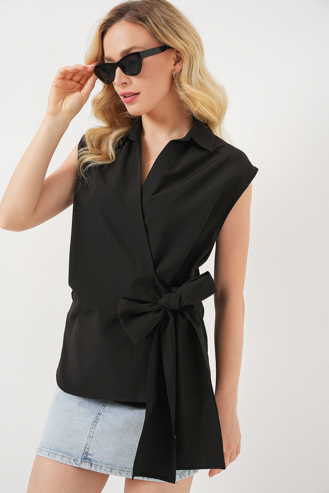 BGD Women Woman Zero Sleeve Envelope Shirt 20343 - Black - Bloomington