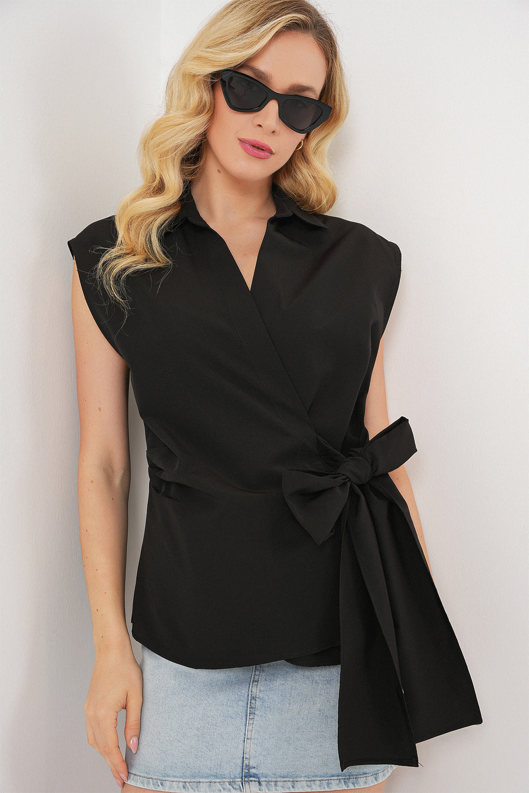 BGD Women Woman Zero Sleeve Envelope Shirt 20343 - Black - Valle de Santiago