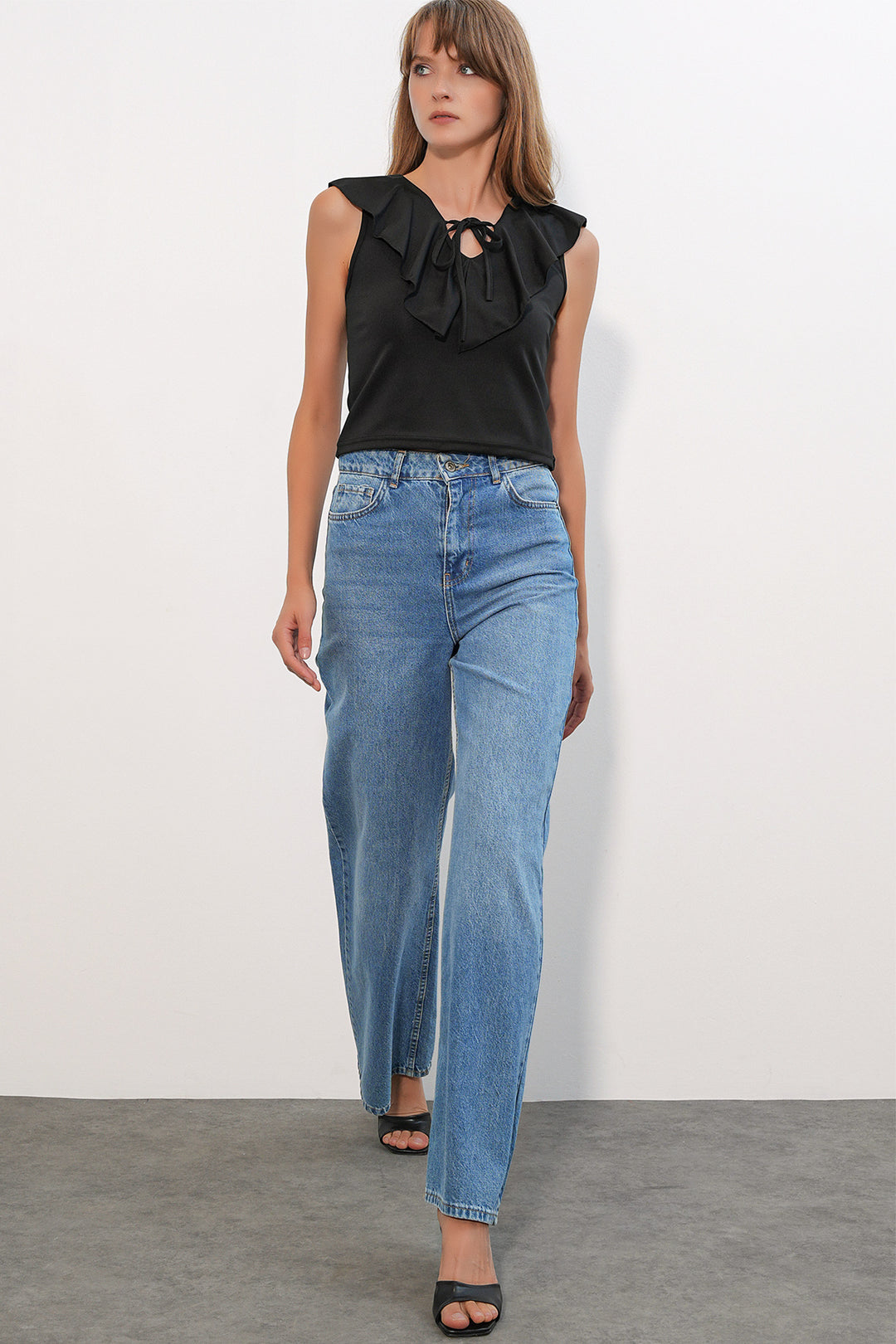 BGD Women Kadın Sıfır Kol Crop Bluz 4003 - Siyah - Kalamáta