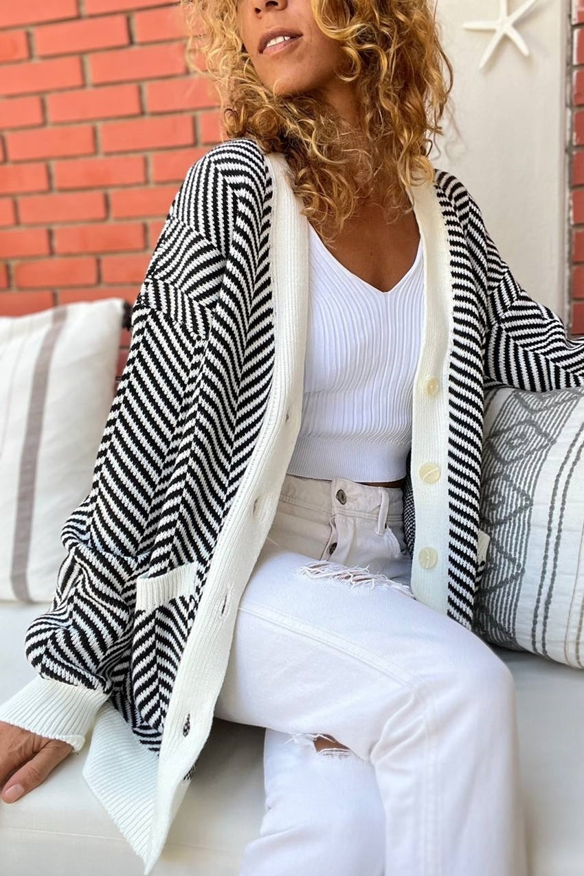 GNS Woman Black and White Ethnic Patterned Pocketed Buttoned Long Loose Cardigan BND414 - Beaumont