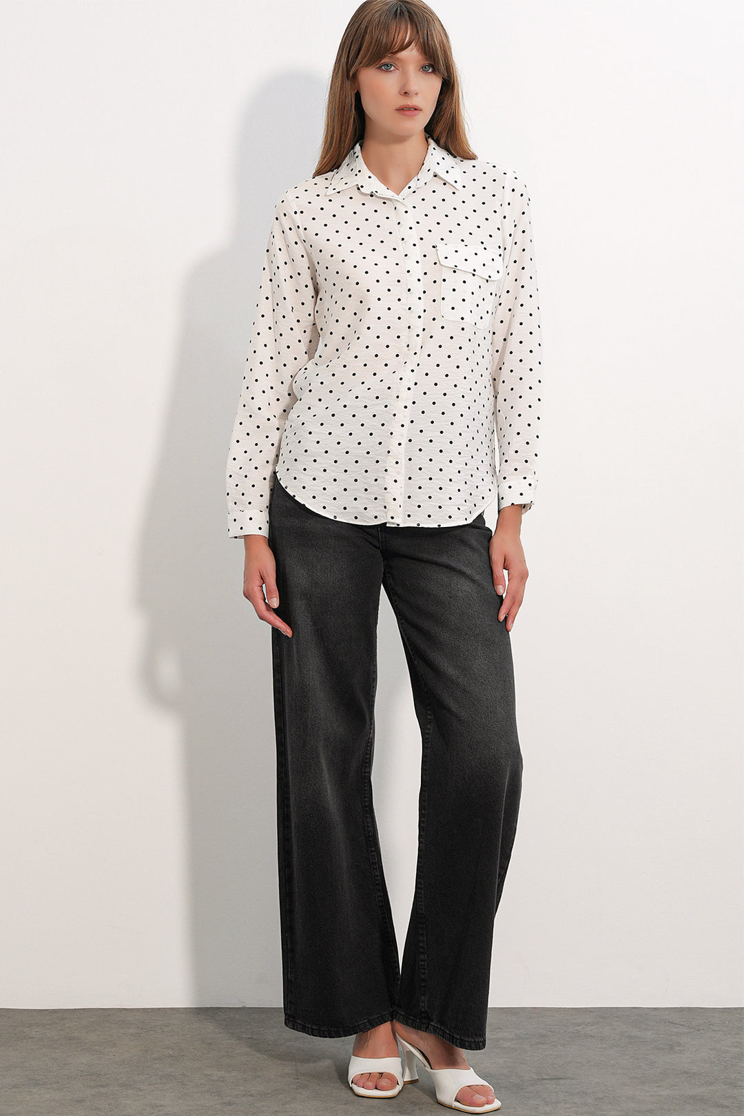 BGD Women Kadın Tek Cepli Puantiyeli Oversize Gömlek 20399 - Beyaz - Findlay