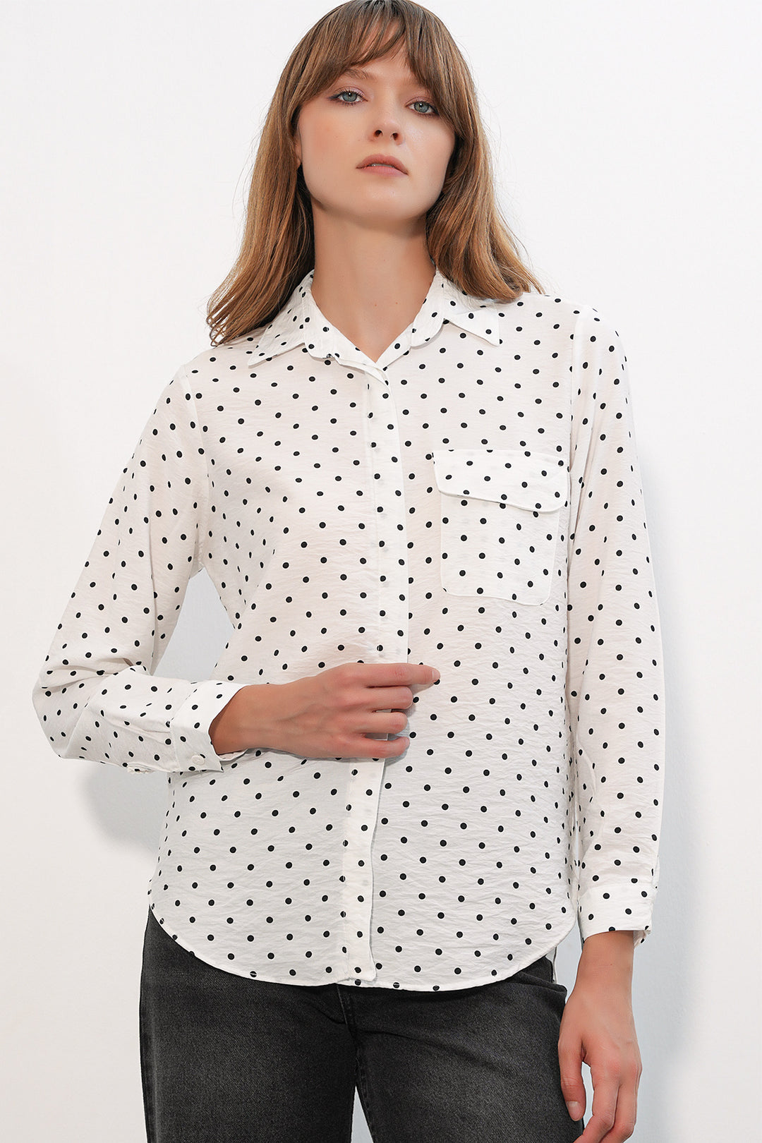 BGD Women Kadın Tek Cepli Puantiyeli Oversize Gömlek 20399 - Beyaz - Findlay