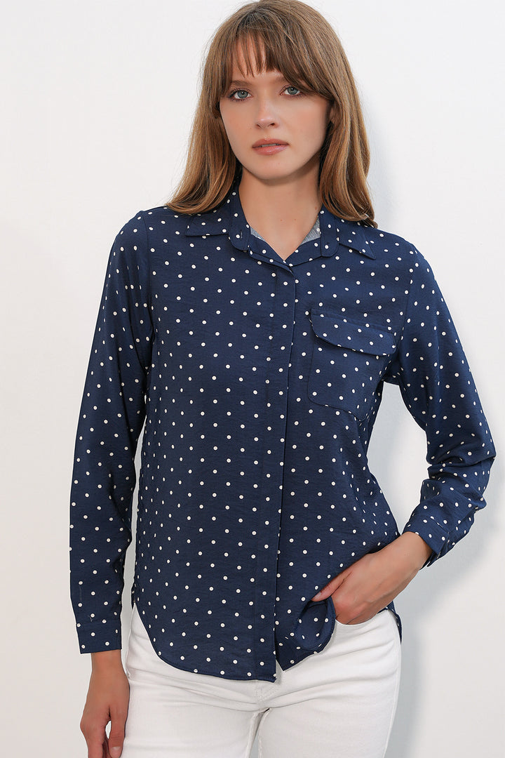 BGD Women Kadın Tek Cepli Puantiyeli Oversize Gömlek 20399 - Lacivert - Harlingen
