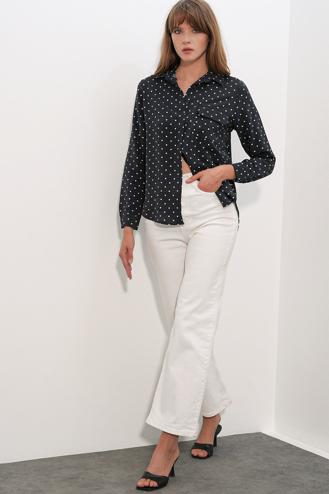 BGD Women Kadın Tek Cepli Puantiyeli Oversize Gömlek 20399 - Siyah - Adelanto
