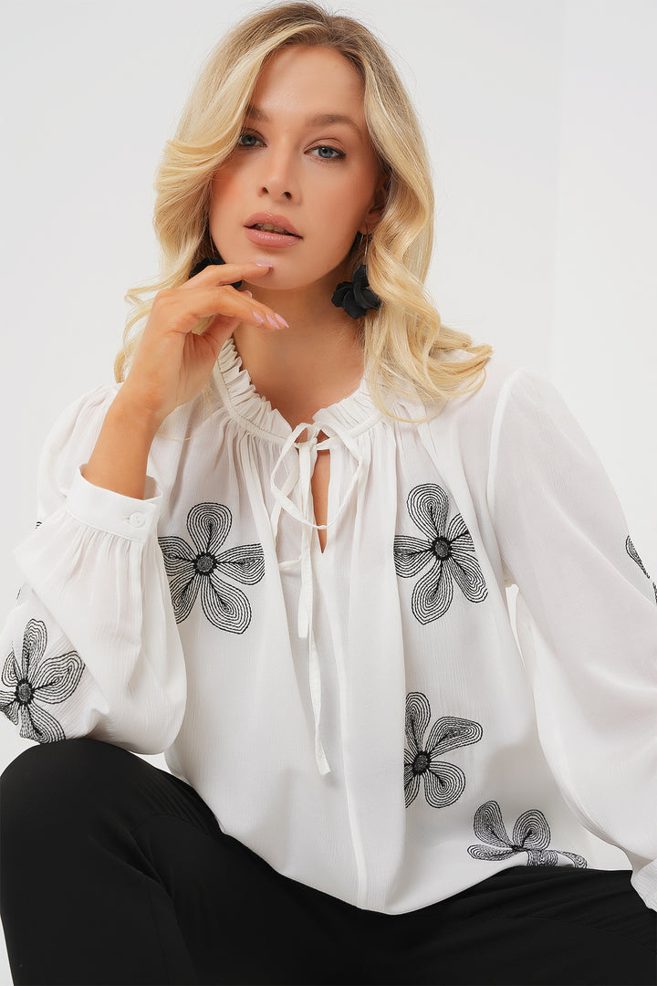 BGD Women Woman Long Sleeve Embroidered Knit Blouse 951 - White - Gelsenkirchen