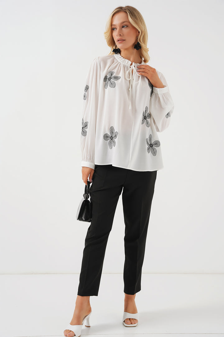 BGD Women Woman Long Sleeve Embroidered Knit Blouse 951 - White - Gelsenkirchen