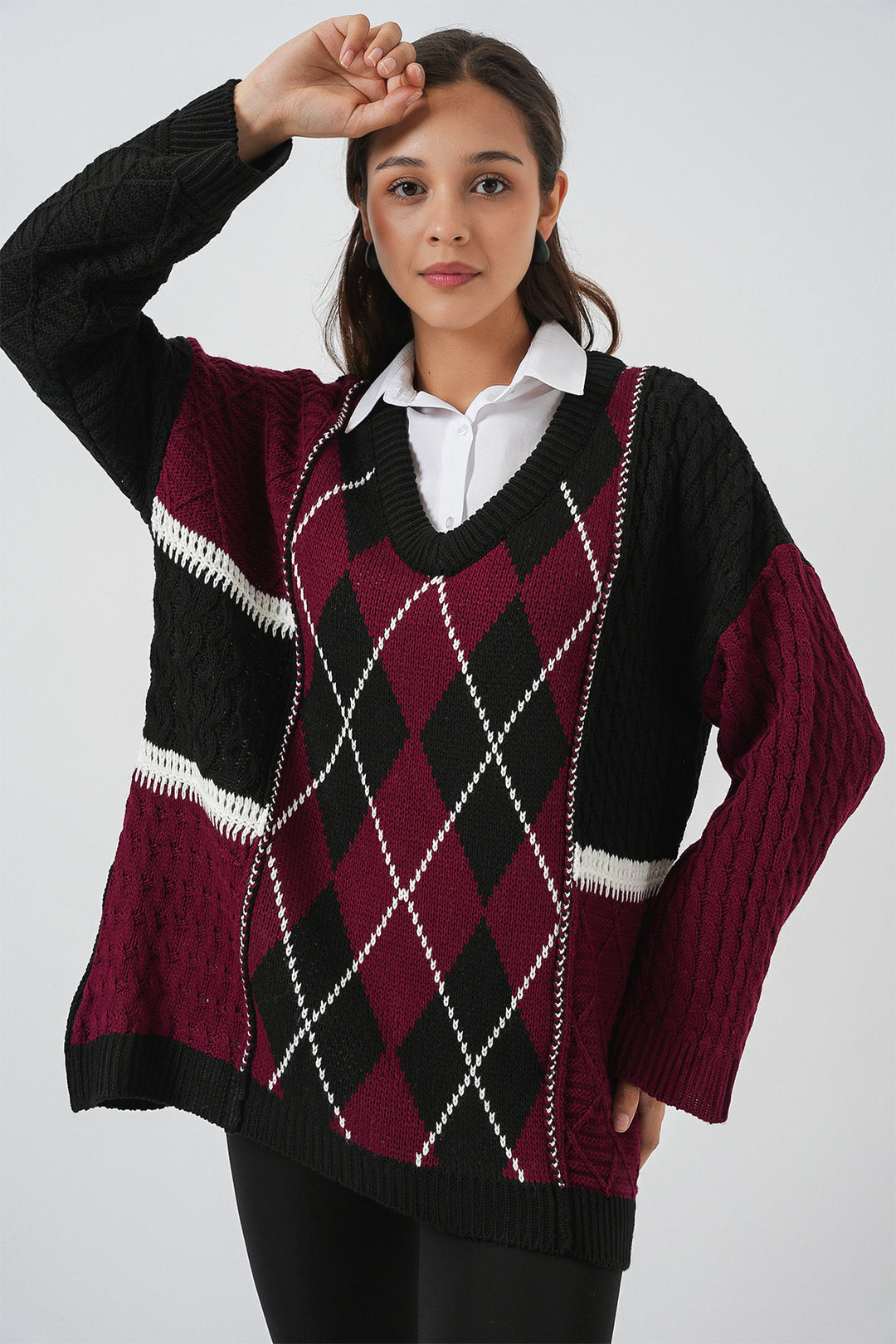 BGD Women Woman V-Neck Patterned Sweater 15933 - Burgundy - Ravenna