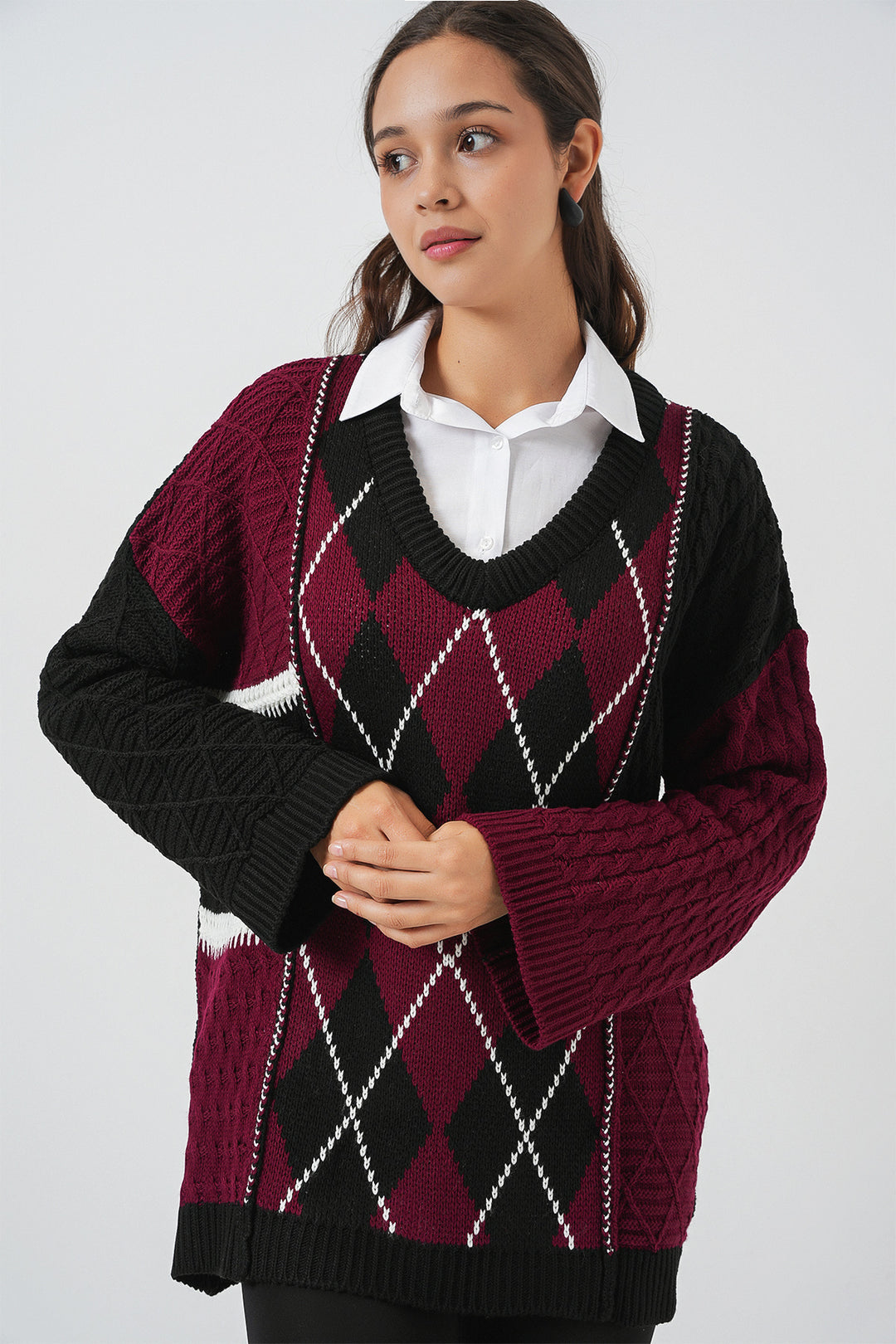 BGD Women Woman V-Neck Patterned Sweater 15933 - Burgundy - Ravenna