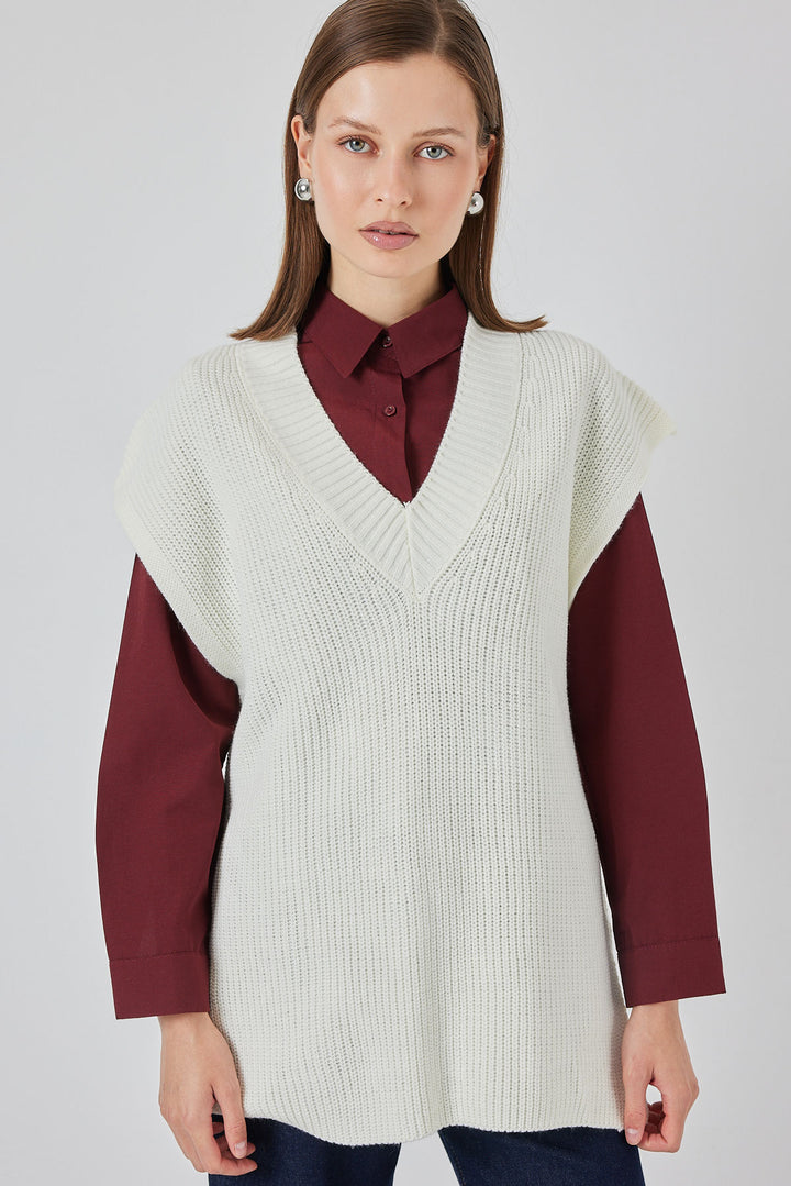 BGD Women Women's V-Neck Sweater 15925 - White - Meriden