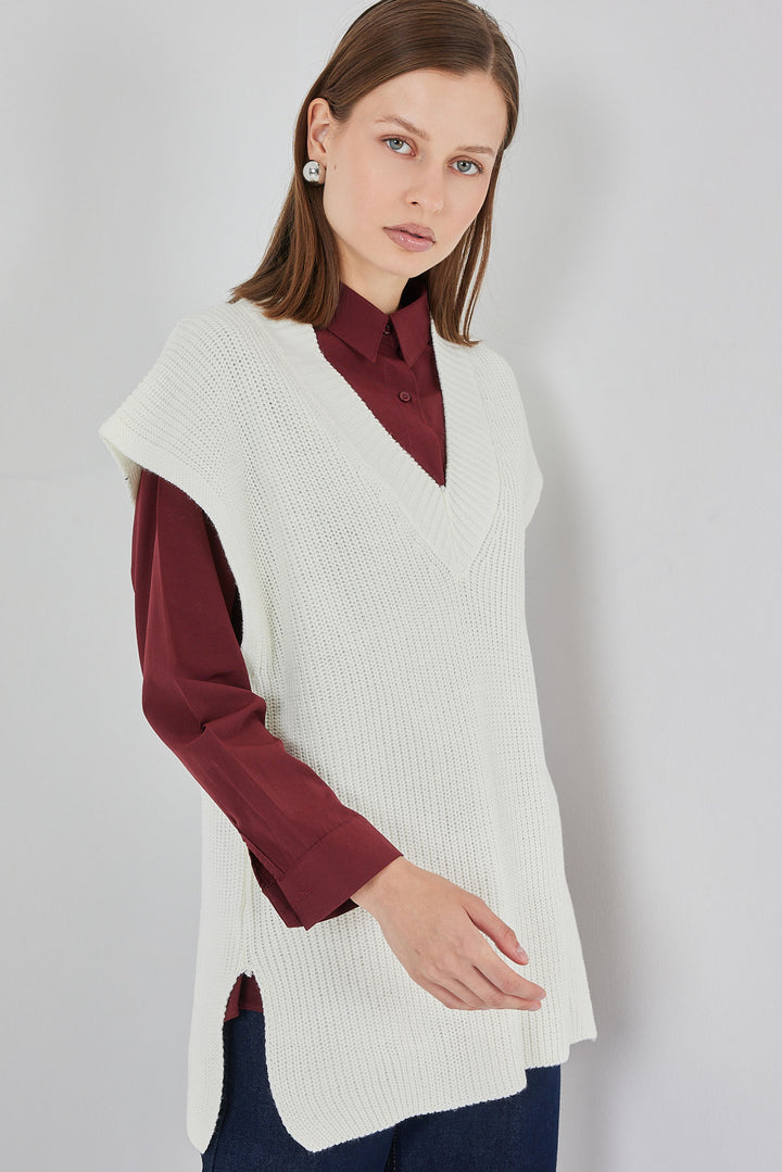 BGD Women Women's V-Neck Sweater 15925 - White - Meriden