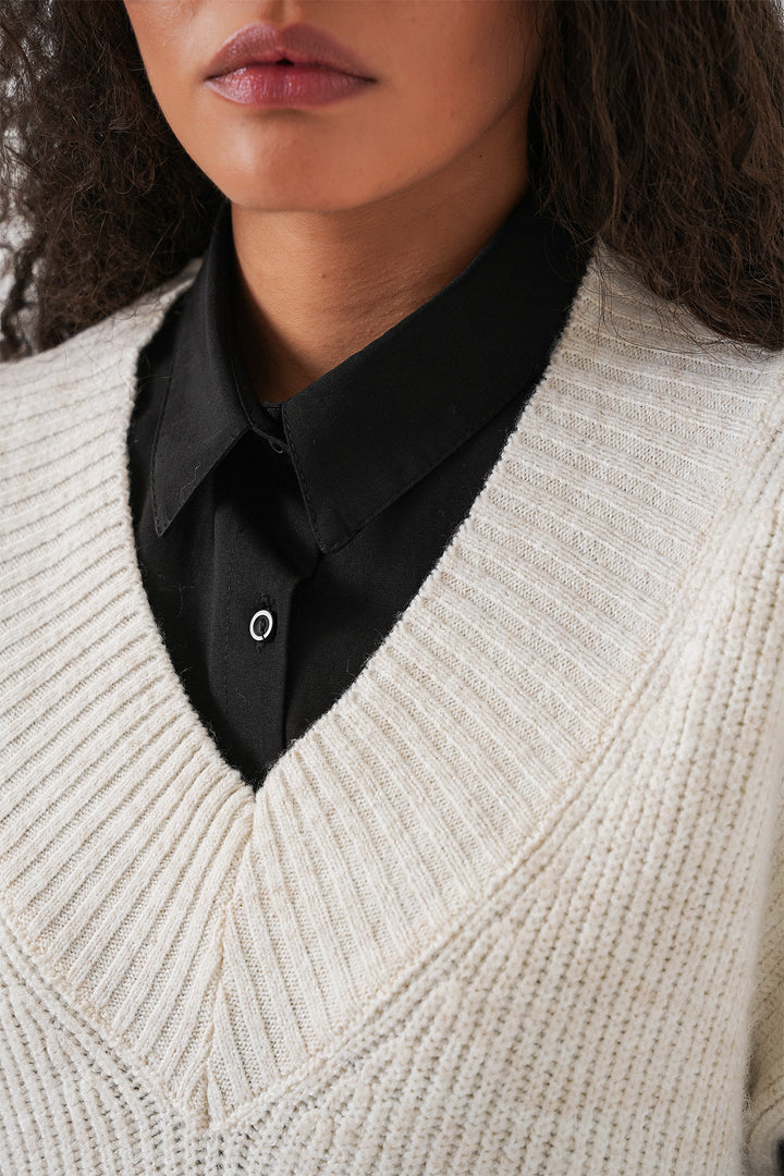 BGD Women Women's V-Neck Sweater 15925 - Ecru - Heilbronn