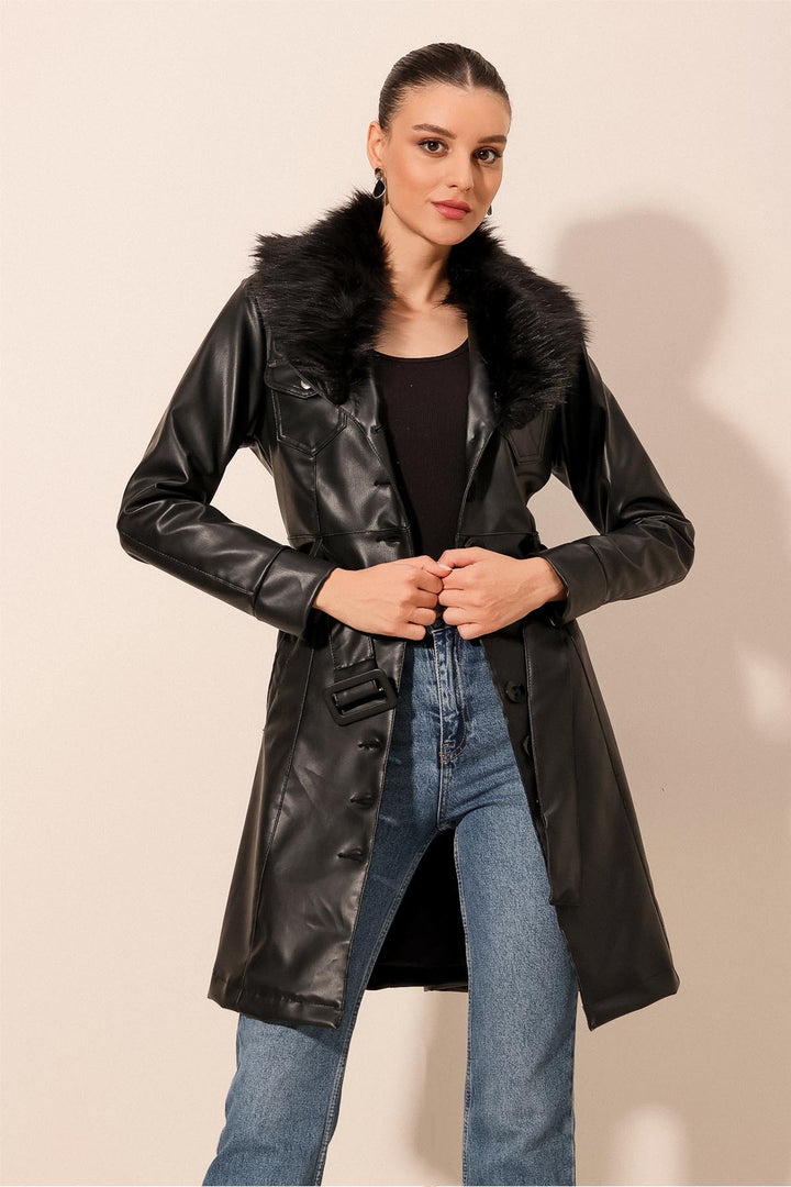 BGD Women Women's Collar Fur Leather Coat 1048 - Black - Véroia