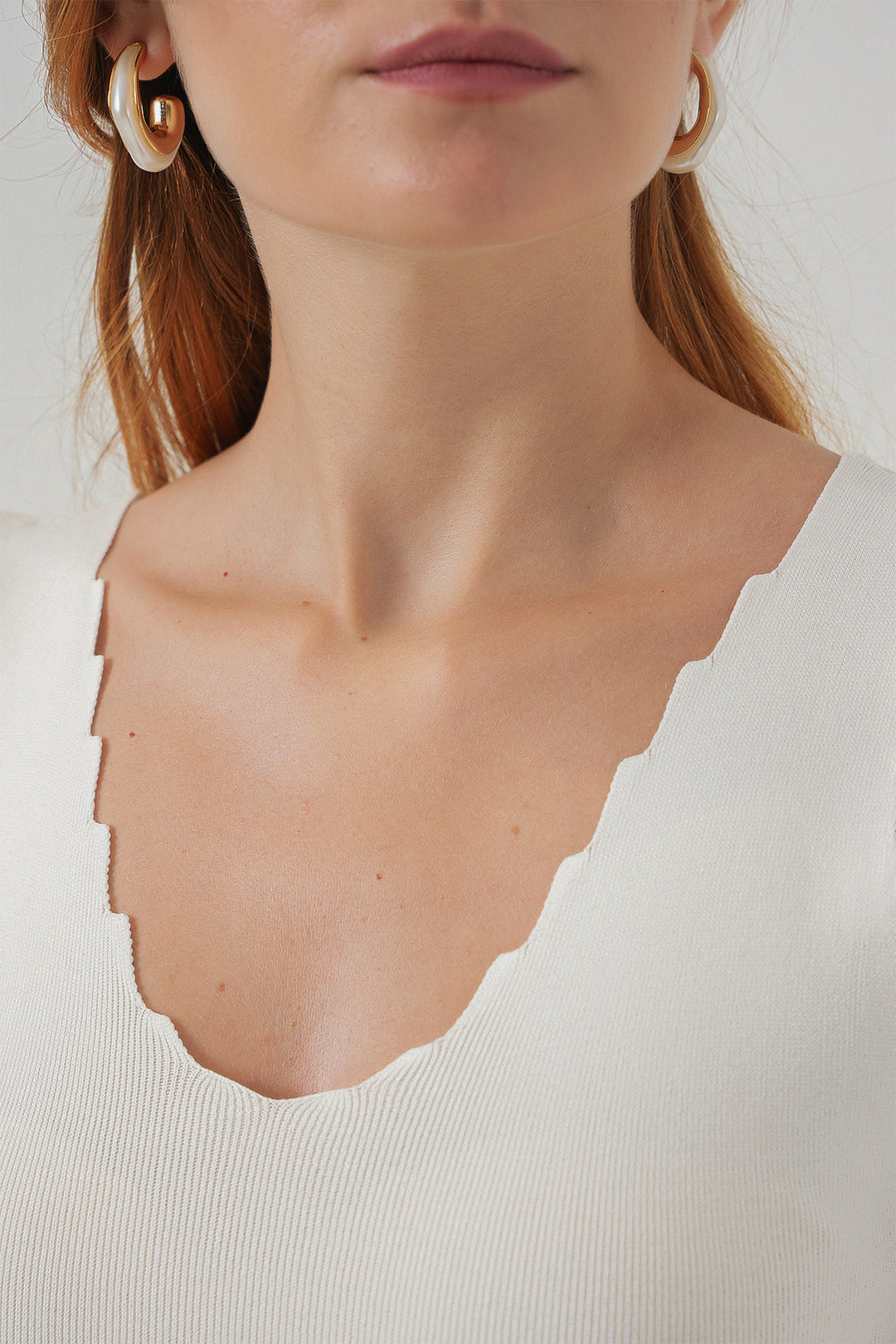 BGD Women Women's Zigzag V-Neck Blouse 15930 - White - Sabinas