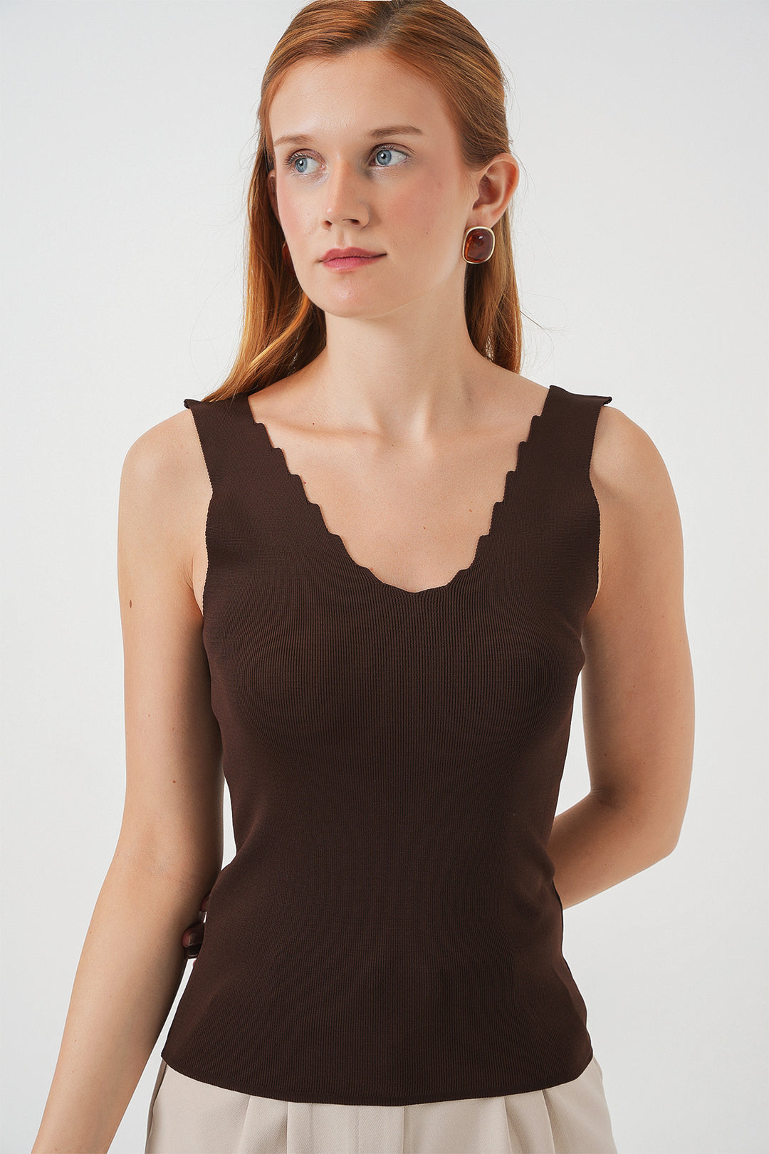 BGD Women Women's Zigzag V-Neck Blouse 15930 - Brown - Delmenhorst