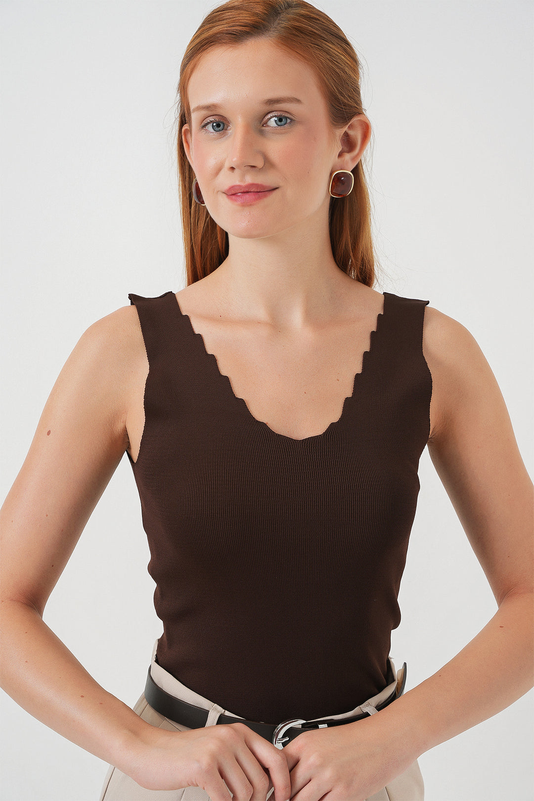 BGD Women Women's Zigzag V-Neck Blouse 15930 - Brown - Delmenhorst