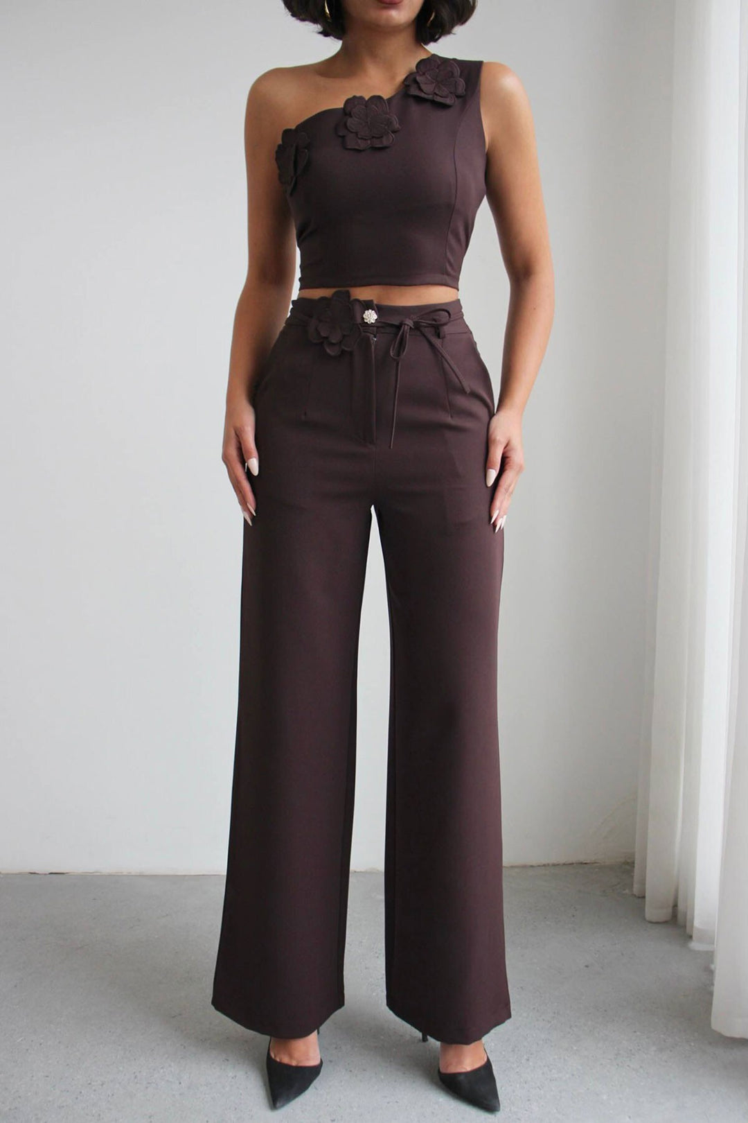 Kahve Aksesuar Detaylı Bluz Ve Pantolon Dokuma Alt Üst Takım BCHN-2526127 - Austin