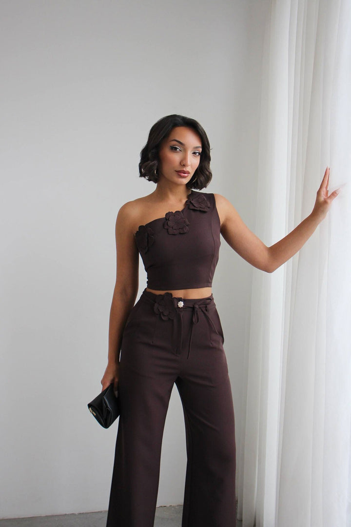 Kahve Aksesuar Detaylı Bluz Ve Pantolon Dokuma Alt Üst Takım BCHN-2526127 - Austin