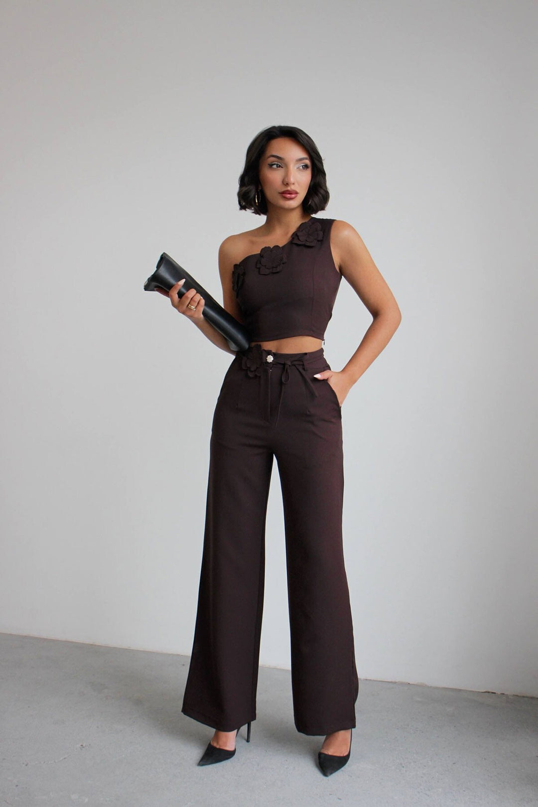 Kahve Aksesuar Detaylı Bluz Ve Pantolon Dokuma Alt Üst Takım BCHN-2526127 - Austin