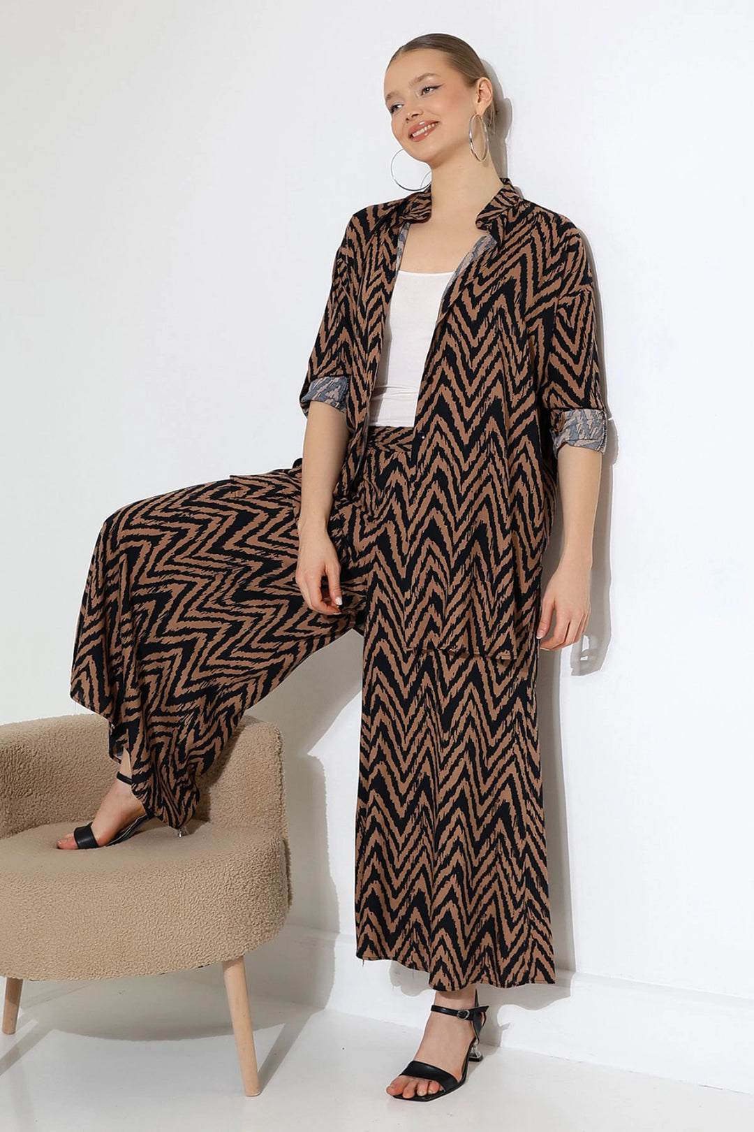 Brown Judge Collar Zigzag Patterned Shirt and Pants Woven Top Set BCVL-25V053 - Cambridge