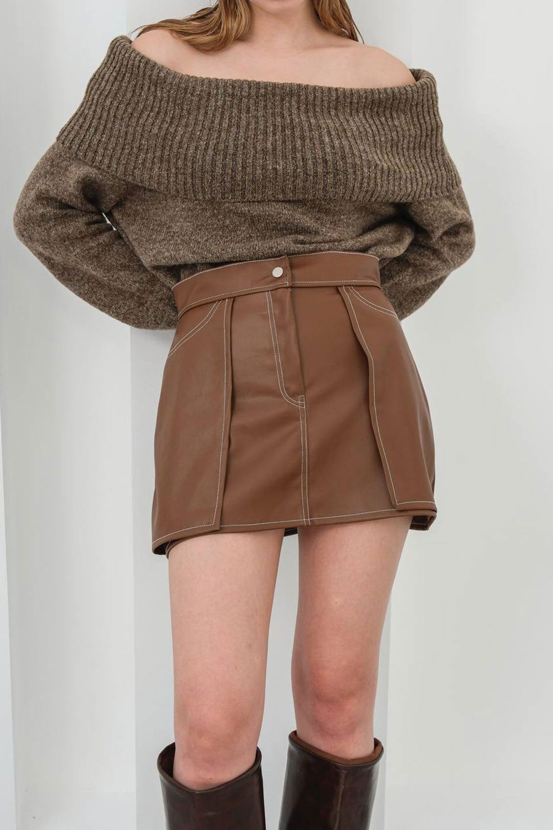 Brown Contrast Stitch Detail Shorts Skirt BCHN-25W260015 - Brampton