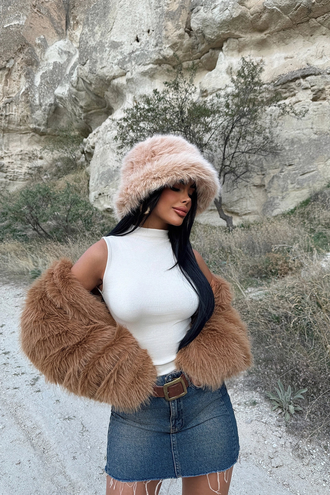 EYY Women Brown Plush Hat - Tijuana