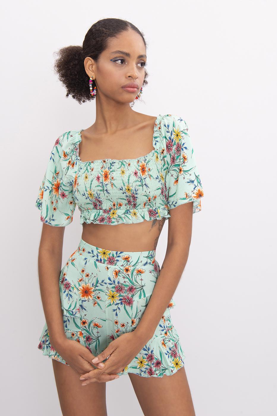 BSL Women Square Neck Ruffle Sleeve Crop Blouse - East Kelowna