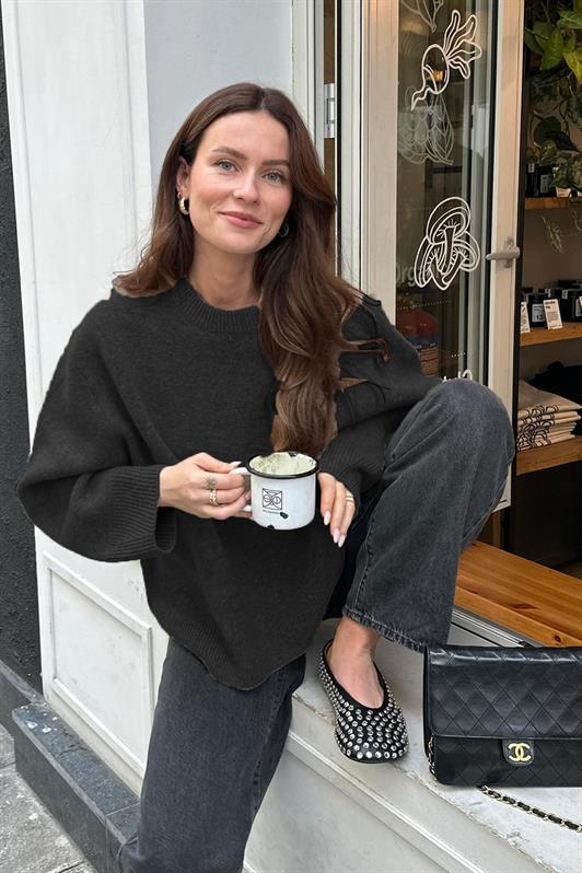 MDX Black Bicycle Collar Oversized Knit Sweater MG1972 - Whanganui
