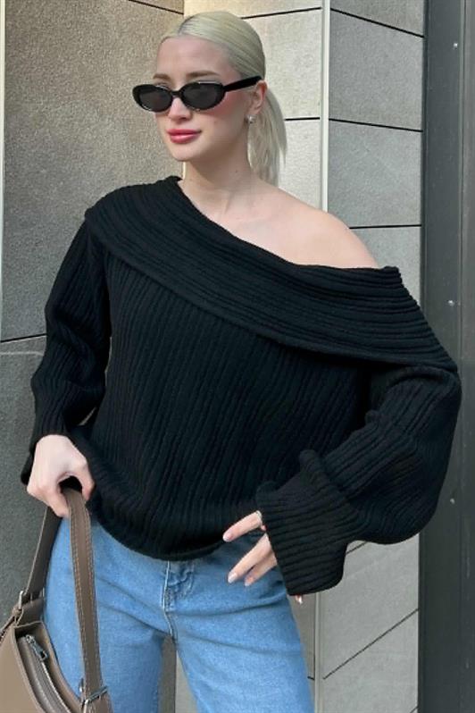 MDX Black Madonna Neck Women's Sweater MG2274 - Bloomington